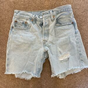 Levi’s cut off shorts